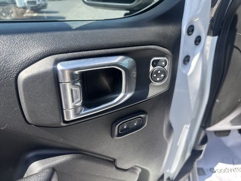 Used 2022 Jeep Wrangler Unlimited Sport AWD/4WD image 16