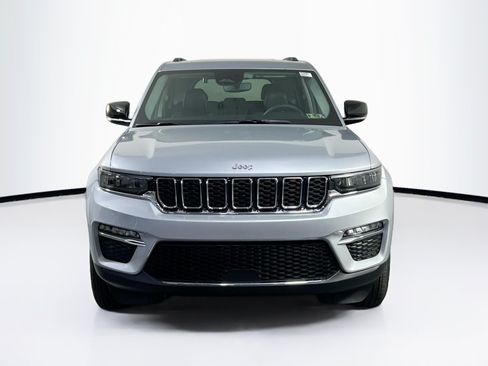 Used 2023 Jeep Grand Cherokee Limited AWD/4WD image 2