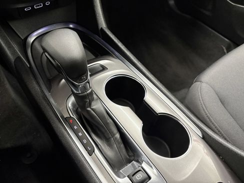 Used 2022 Chevrolet Malibu LT FWD image 17