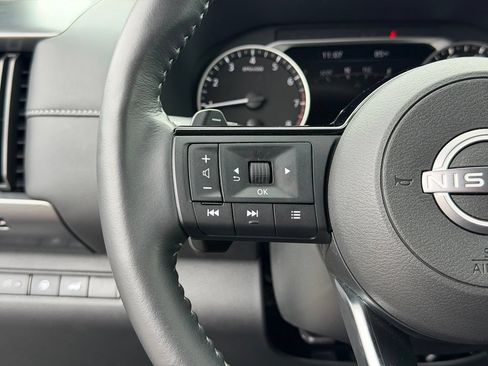 Used 2025 Nissan Pathfinder SL FWD image 20