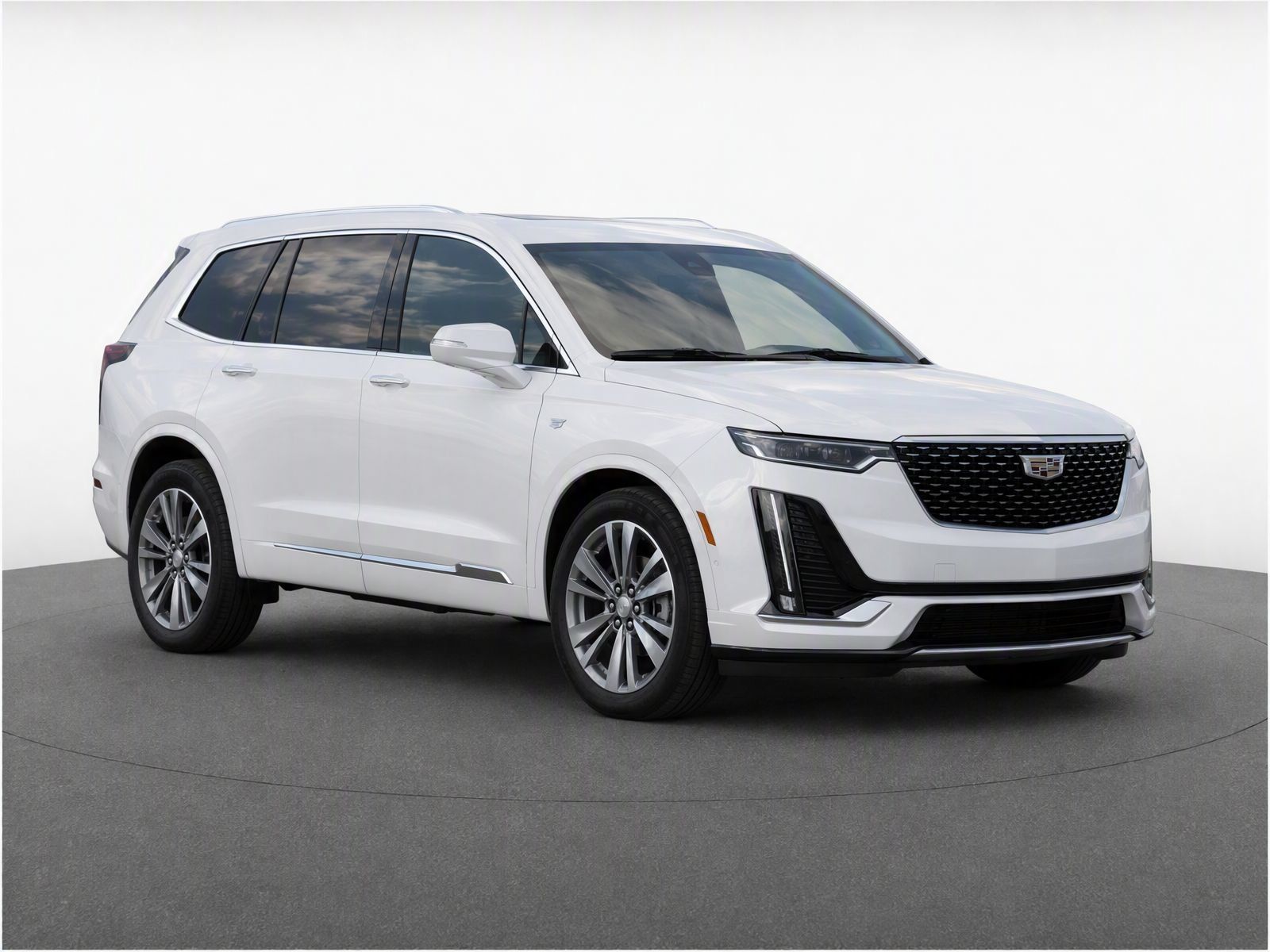 Used 2025 Cadillac XT6 Premium Luxury w/ Technology Package FWD image 2
