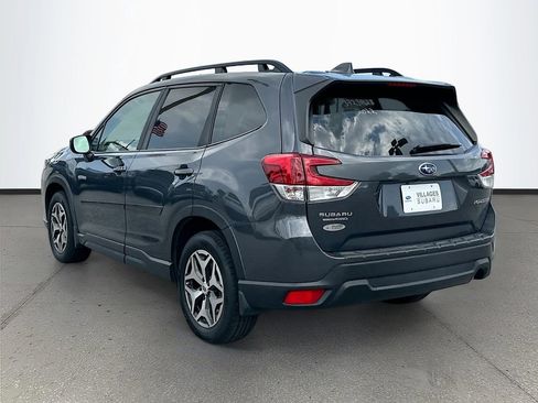 Used 2022 Subaru Forester Premium AWD/4WD image 5