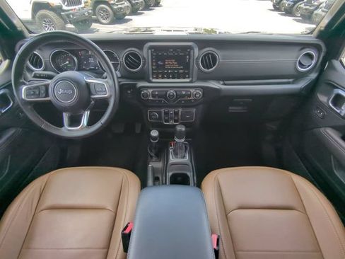 Used 2022 Jeep Wrangler Unlimited Sahara AWD/4WD image 17