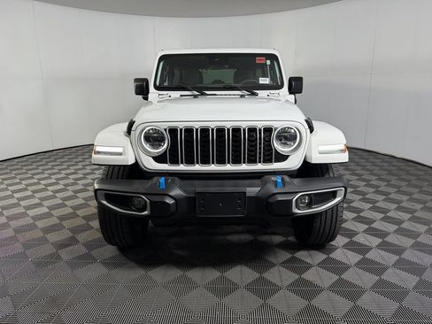 Used 2024 Jeep Wrangler Unlimited Sahara AWD/4WD image 5