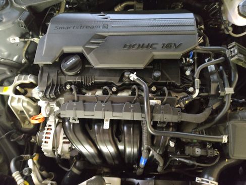 Used 2024 Hyundai Elantra SEL FWD image 30