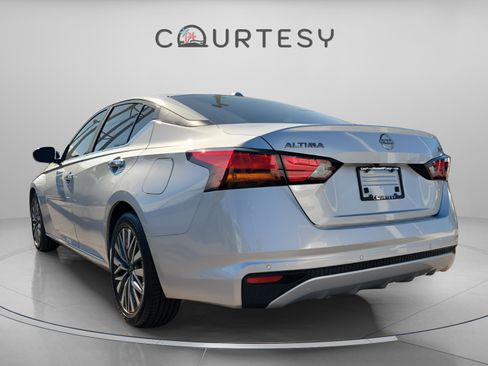 Certified 2023 Nissan Altima 2.5 SV image 5