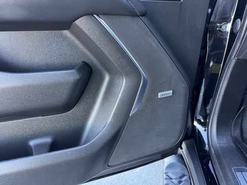 Certified 2022 Chevrolet Tahoe Z71 w/ Luxury Package image 11