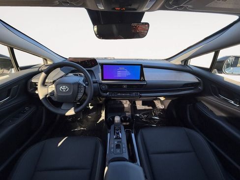 Used 2026 Toyota Prius Plug-In Hybrid FWD image 11