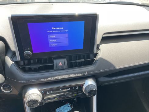 Used 2025 Toyota RAV4 XLE AWD/4WD image 18
