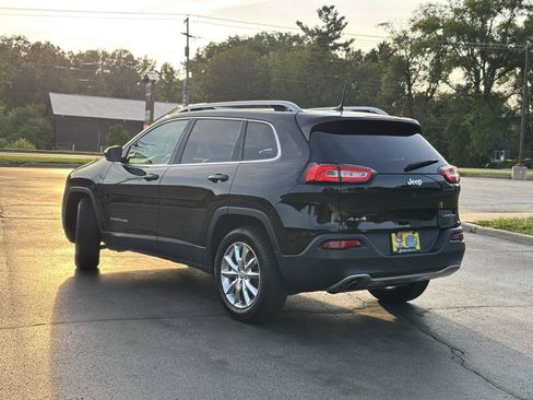 Used 2017 Jeep Cherokee Limited AWD/4WD image 6