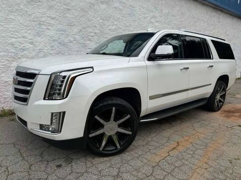 Used 2016 Cadillac Escalade ESV Premium RWD image 4