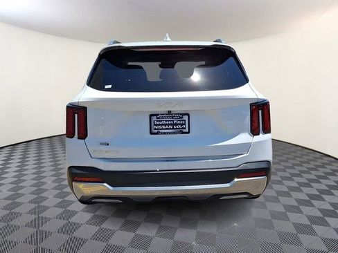 Certified 2024 Kia Sorento S w/ Panoramic Sunroof Package FWD image 6