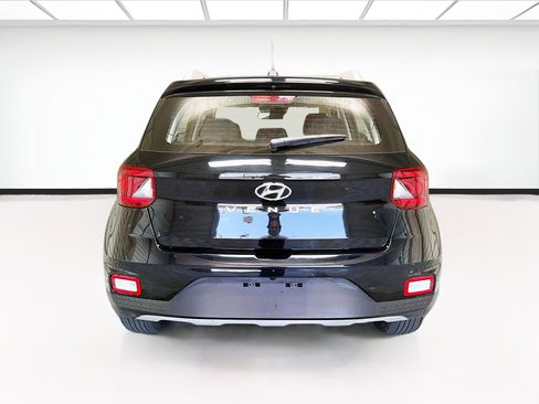 Used 2025 Hyundai Venue SEL FWD image 5