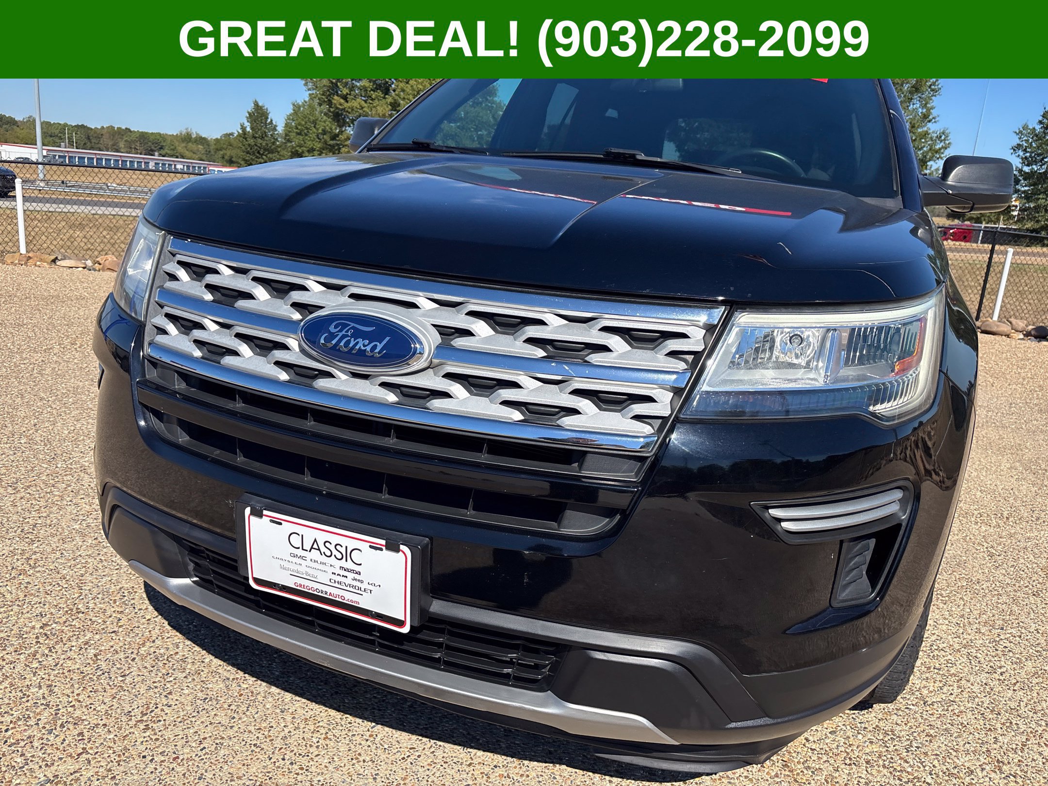 Used 2018 Ford Explorer XLT FWD image 3
