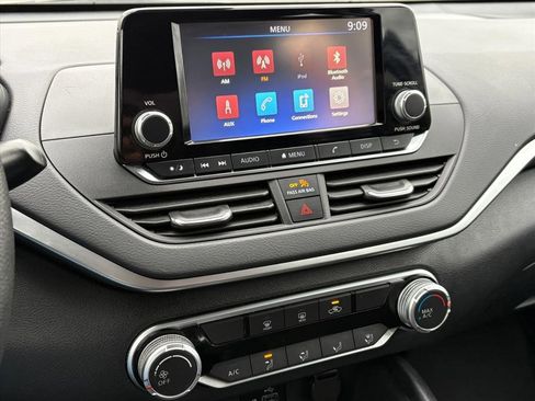 Certified 2021 Nissan Altima 2.5 S image 12