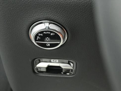 Certified 2026 Mercedes-Benz GLC 300 4MATIC image 10