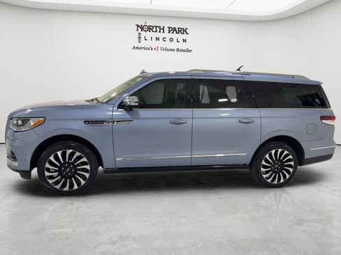Used 2024 Lincoln Navigator L Black Label AWD/4WD image 6