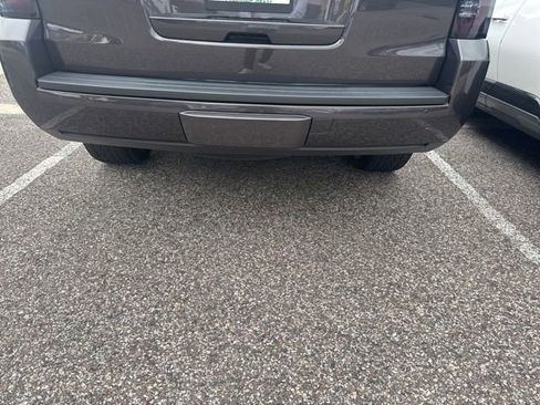 Used 2016 GMC Yukon SLT w/ HD Trailering Package image 7