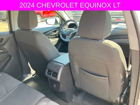 Used 2024 Chevrolet Equinox LT AWD/4WD image 16