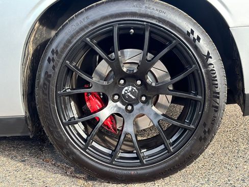 Used 2009 Dodge Challenger SRT8 w/ SRT Option Group II image 9