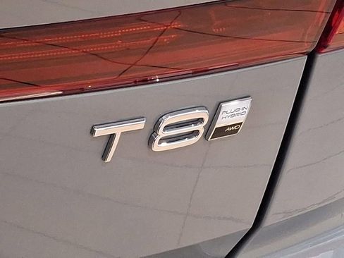 Certified 2026 Volvo XC60 T8 Ultra w/ Protection Package Premier image 24