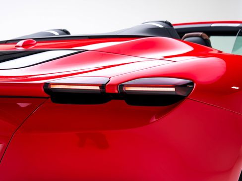 Used 2025 Ferrari Roma Spider image 21