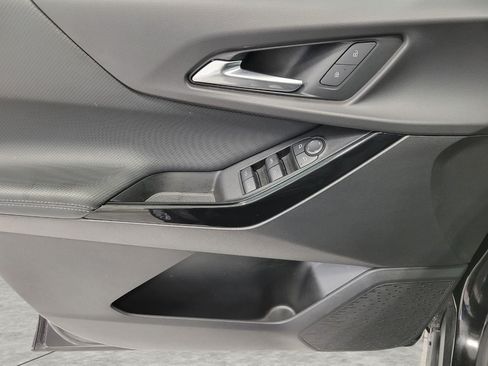 Used 2025 Chevrolet Equinox LT AWD/4WD image 25