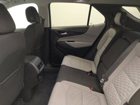 Used 2019 Chevrolet Equinox LS w/ LS Convenience Package image 18