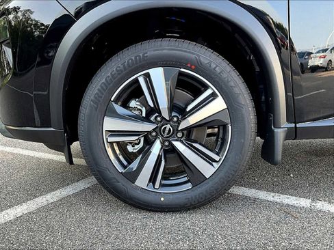 New 2025 Nissan Rogue SL w/ Tech Package image 8