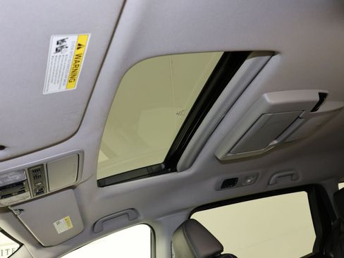 Used 2021 Honda Odyssey Touring image 14