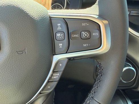 New 2026 RAM 1500 4x4 Crew Cab image 17