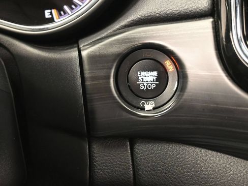 Used 2020 Jeep Grand Cherokee Altitude RWD image 28