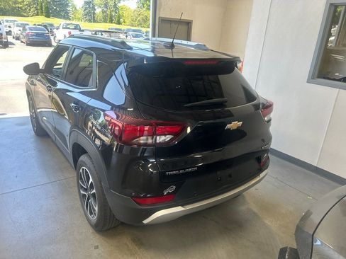 Used 2024 Chevrolet TrailBlazer LT w/ Driver Confidence Package FWD image 5