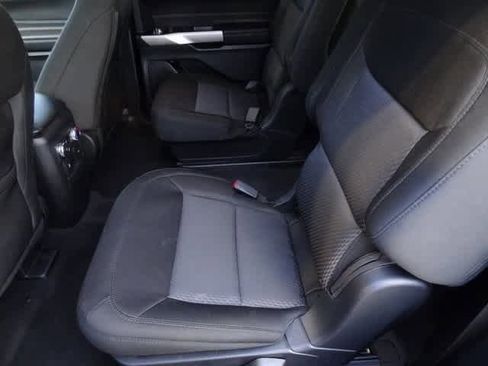 Certified 2022 Ford Explorer XLT w/ Class IV Trailer Tow Package image 7