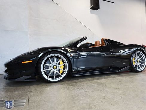Used 2013 Ferrari 458 Spider RWD image 14