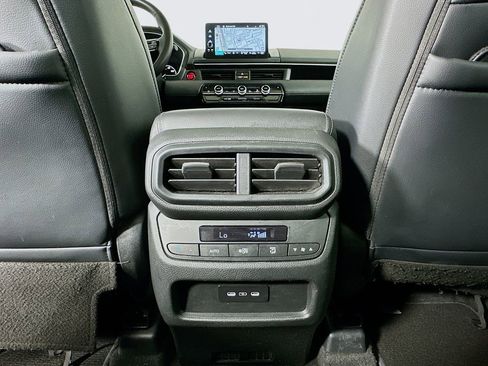 Certified 2025 Honda Pilot Touring image 27