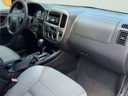 Used 2005 Ford Escape XLT image 21