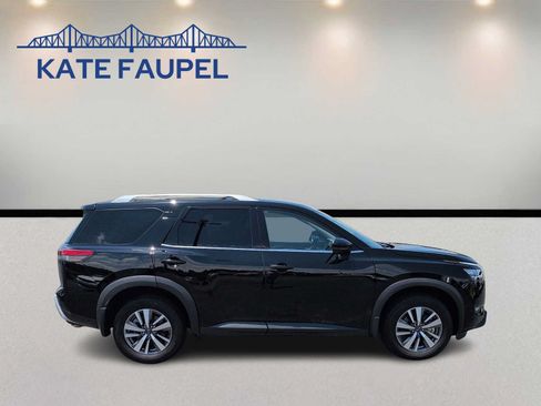 Used 2025 Nissan Pathfinder SL AWD/4WD image 8
