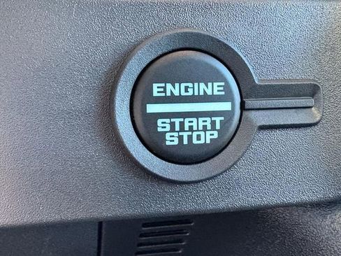 New 2025 Ford Bronco Badlands image 12