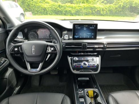 Used 2022 Lincoln Corsair AWD w/ Premium Package image 18