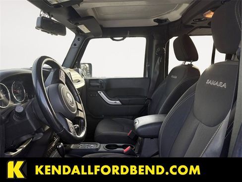 Used 2018 Jeep Wrangler Unlimited Sahara w/ Connectivity Group image 9