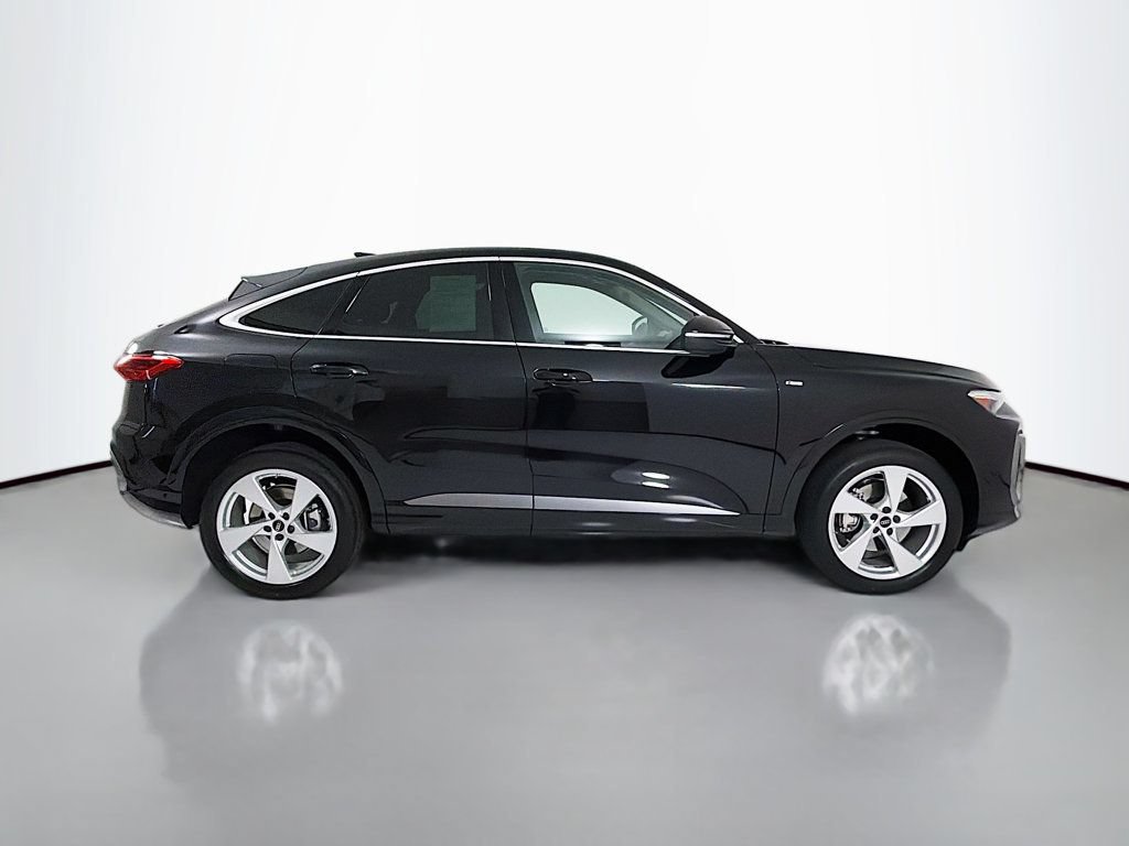 Used 2025 Audi Q5 Premium Plus w/ Premium Plus AWD/4WD image 8