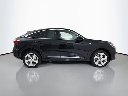 Used 2025 Audi Q5 Premium Plus w/ Premium Plus AWD/4WD image 8