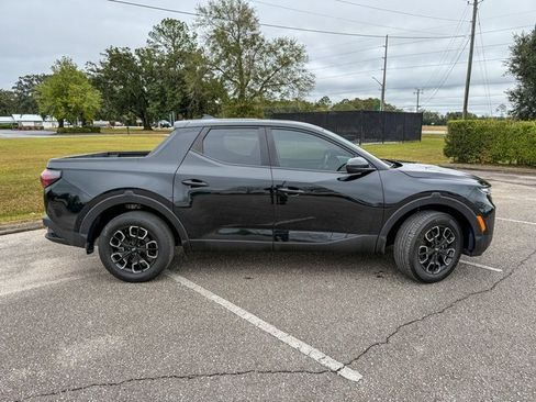 Used 2023 Hyundai Santa Cruz SE image 2