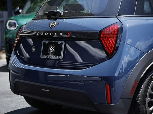 Used 2025 MINI Cooper S FWD image 9
