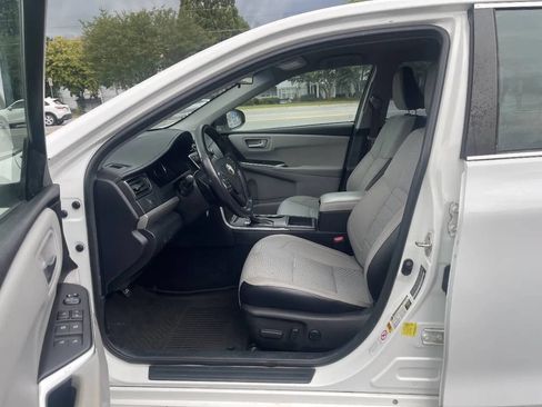 Used 2017 Toyota Camry SE FWD image 15