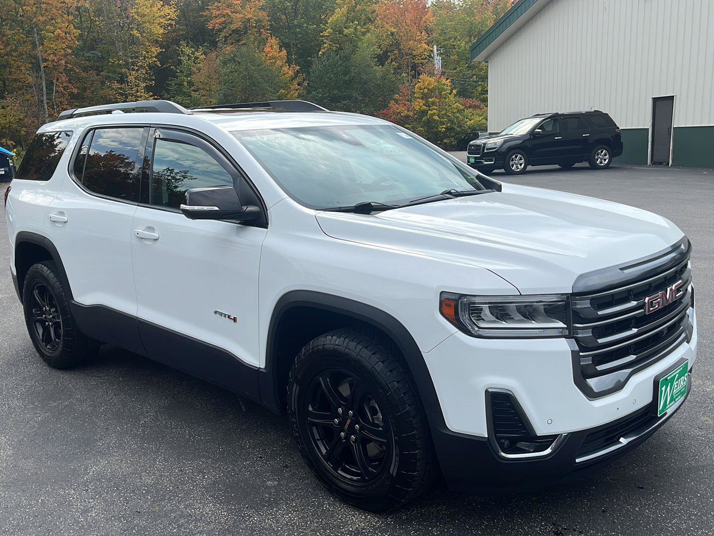 Used 2022 GMC Acadia AT4 w/ Technology Package AWD/4WD image 7