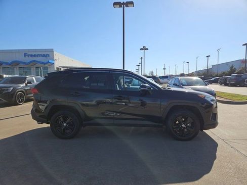 Used 2021 Toyota RAV4 XLE AWD/4WD image 4