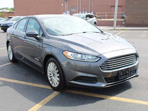 Used 2016 Ford Fusion S FWD image 4