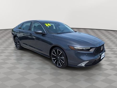 Used 2024 Honda Accord Touring image 7
